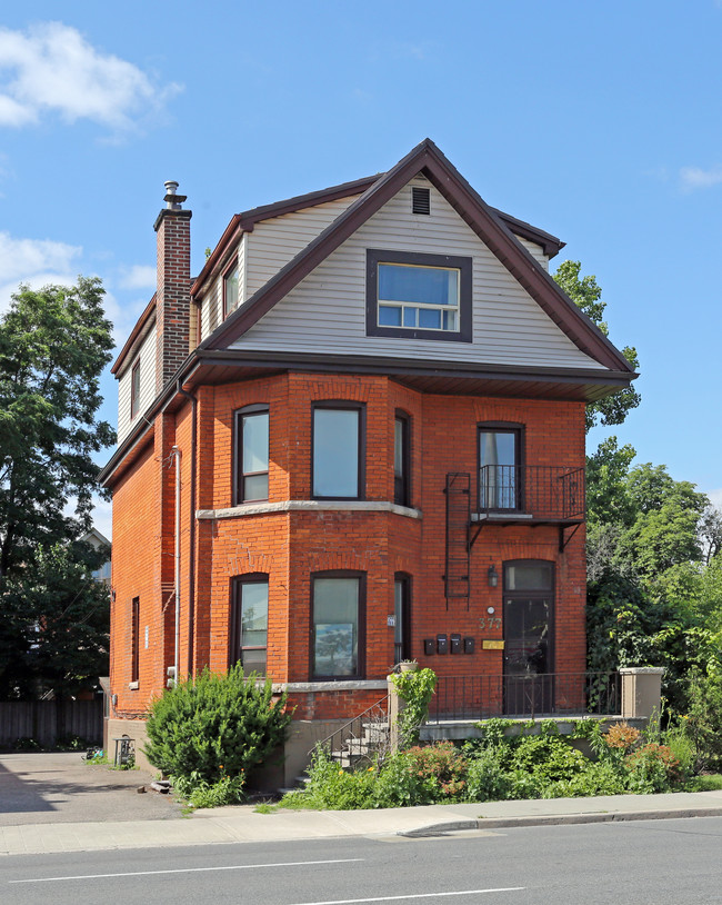 377 Main St W in Hamilton, ON - Building Photo - Primary Photo