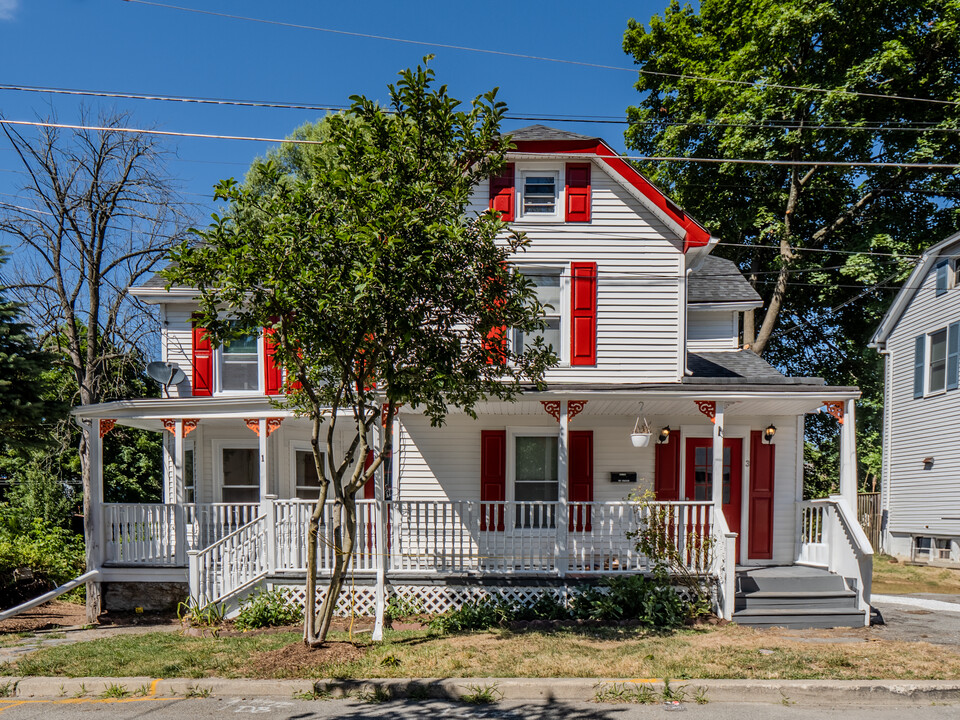 3 Cedar St in Newton, NJ - Building Photo