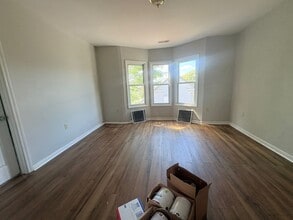 47 Spring St, Unit 3 in New Haven, CT - Foto de edificio - Building Photo