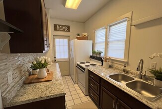 2535 Post St in Jacksonville, FL - Foto de edificio - Building Photo