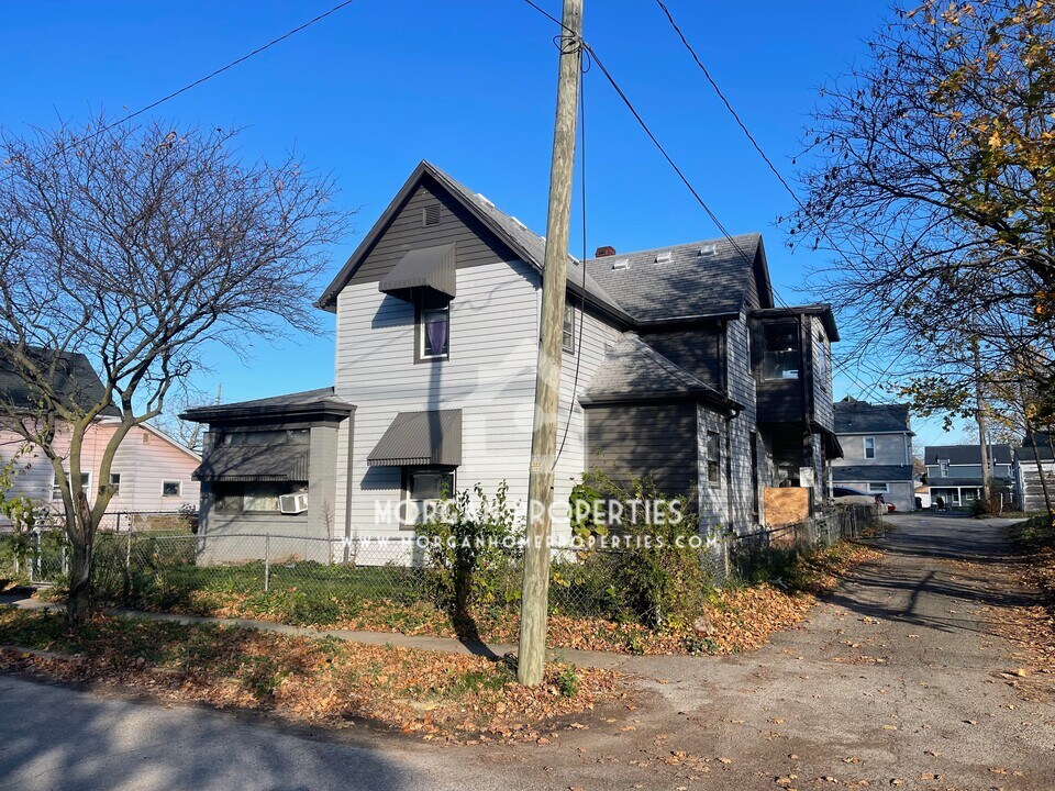 1506 Walnut St in Anderson, IN - Foto de edificio