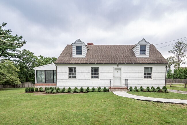 property at 11 Meadowlark Ln