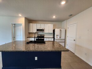 2448 Knight Island Dr in Brandon, FL - Building Photo - Building Photo