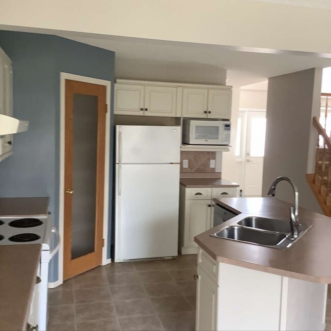 38 Eastmoor Cove in Winnipeg, MB - Building Photo - Building Photo