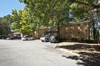 Northeast Plaza Apartments in Atlanta, GA - Building Photo - Building Photo