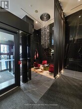 11 Yorkville Ave in Toronto, ON - Building Photo - Building Photo