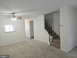 8564 Southlawn Ct in Alexandria, VA - Building Photo - Building Photo