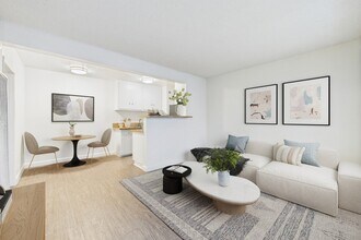 Roscoe Terrace in Canoga Park, CA - Building Photo - Building Photo