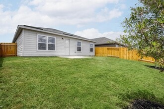 15254 Bufflehead Crk in Von Ormy, TX - Building Photo - Building Photo