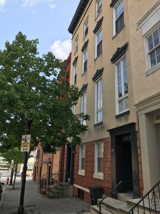 21 E Centre St, Unit 1F Photo