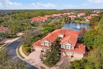 7876 Hawthorne Dr in Naples, FL - Building Photo - Building Photo