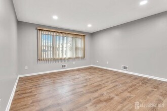 118 Arlington Ave in South Plainfield, NJ - Building Photo - Building Photo