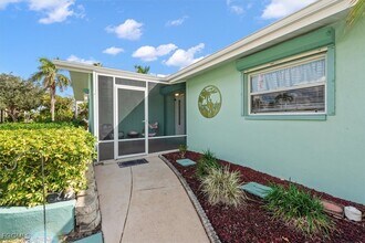 1030 SE 43rd Terrace in Cape Coral, FL - Building Photo - Building Photo