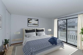 1306 Forestdale Ct in Schaumburg, IL - Foto de edificio - Building Photo