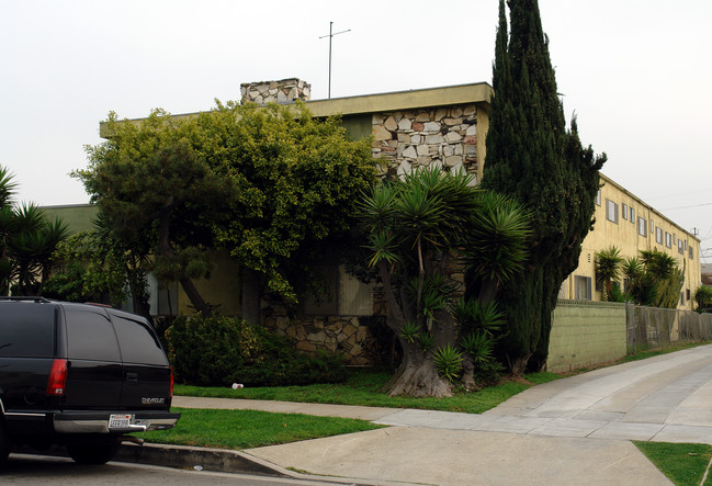 316 E Tamarack Ave in Inglewood, CA - Foto de edificio - Building Photo