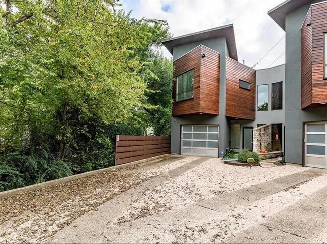 property at 1907 W 30th St