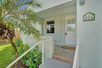 306 SE 1st Ave in Delray Beach, FL - Building Photo - Building Photo