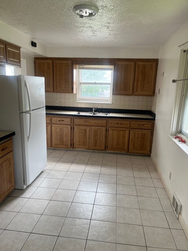 property at 16246 Edgewood Ave