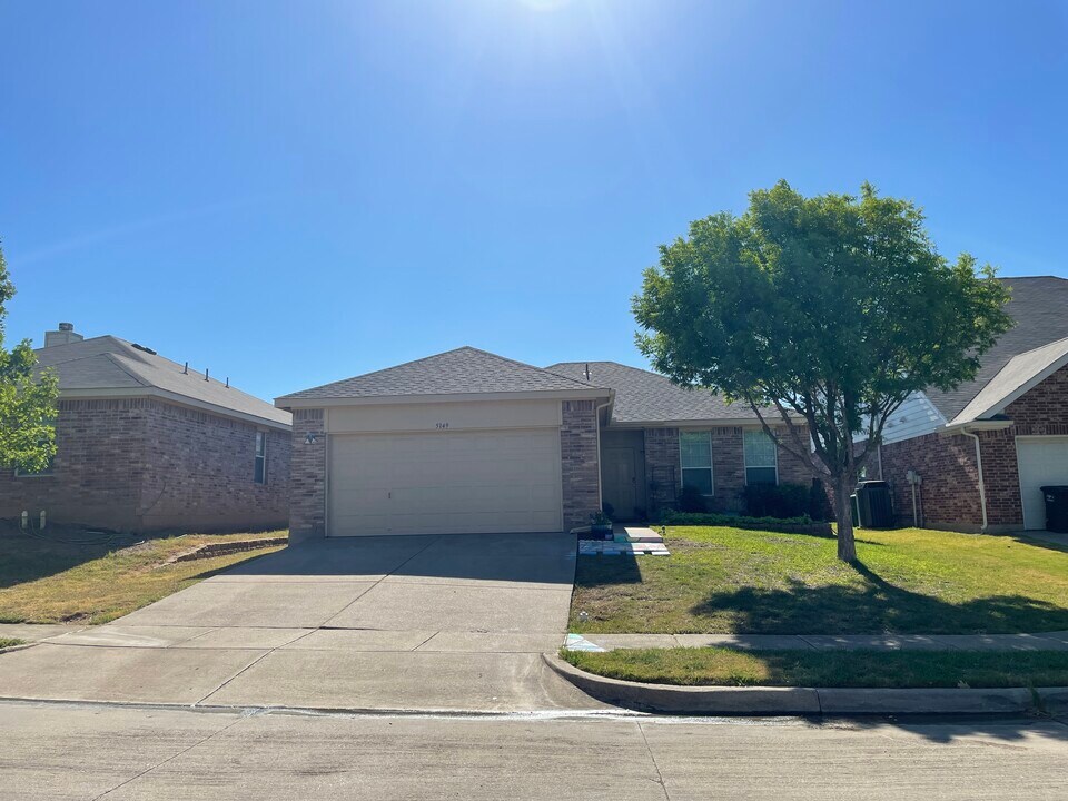 5149 Raymond Dr in Fort Worth, TX - Foto de edificio
