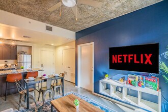 333 E Roosevelt St, Unit SI ID1263051P in Phoenix, AZ - Building Photo - Building Photo