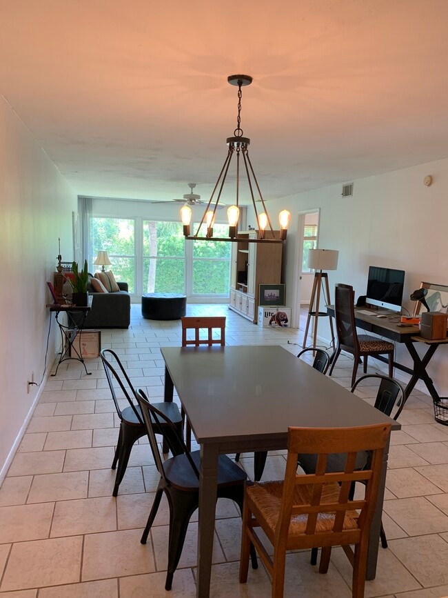 property at 118 Palm Dr