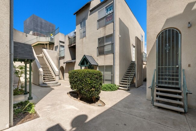 4275 Chamoune Ave in San Diego, CA - Building Photo - Building Photo