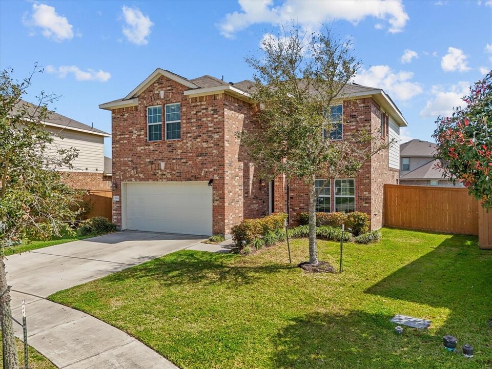 2114 Sand Ridge Dr in Texas City, TX - Building Photo