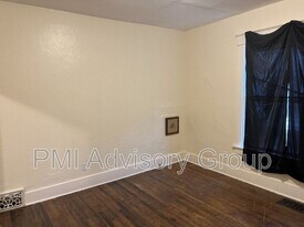 1334 SW Mulvane St in Topeka, KS - Building Photo