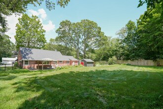 70 Oakridge Rd in Waterbury, CT - Building Photo - Building Photo