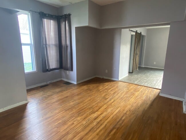 605 N Market St, Unit 1