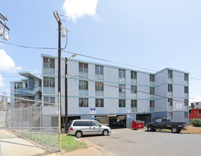 94-111 Pupuole Pl in Waipahu, HI - Building Photo - Building Photo