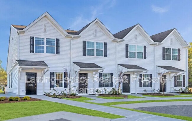 3134 Fall Hls Dr in Winston-Salem, NC - Building Photo - Building Photo