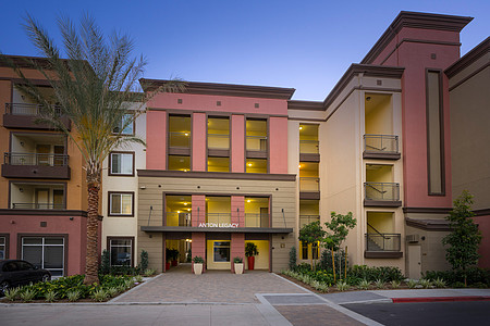 Anton Legacy in Tustin, CA - Foto de edificio