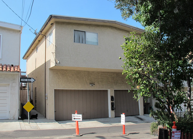 3412 Alma Ave in Manhattan Beach, CA - Building Photo - Building Photo