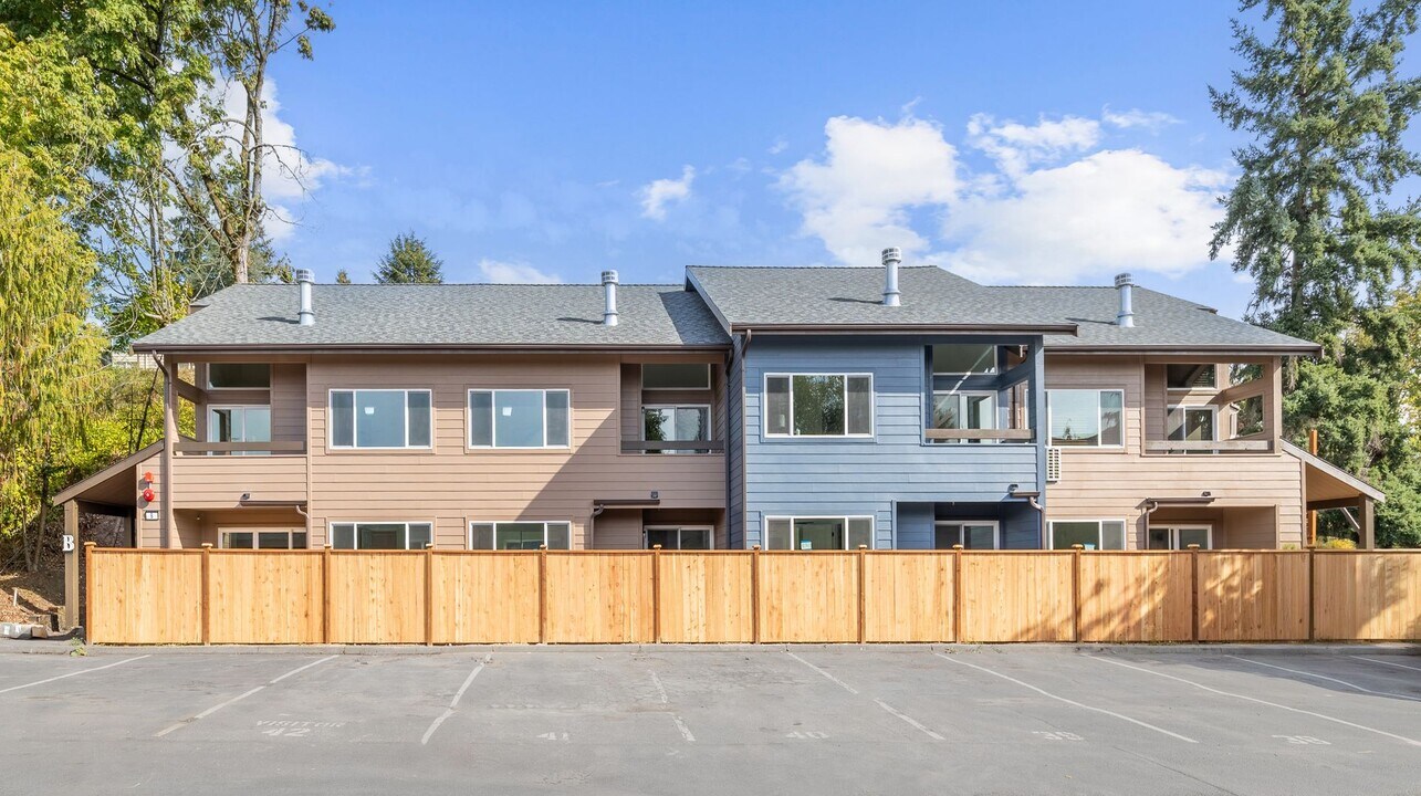 12600 57th Ave S in Seattle, WA - Building Photo
