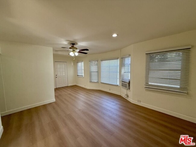 221 S Kenwood St in Glendale, CA - Building Photo - Building Photo