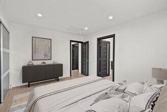 12003 Cantara St in Los Angeles, CA - Building Photo - Building Photo