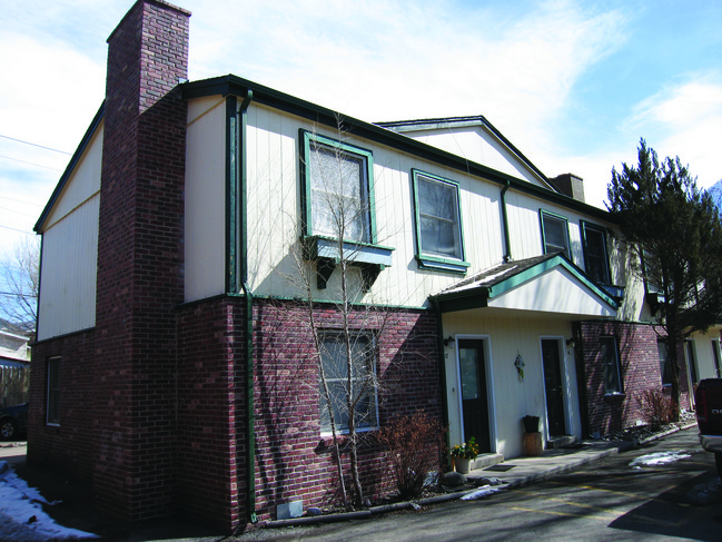 Village Green Apartments in Glenwood Springs, CO - Building Photo - Building Photo