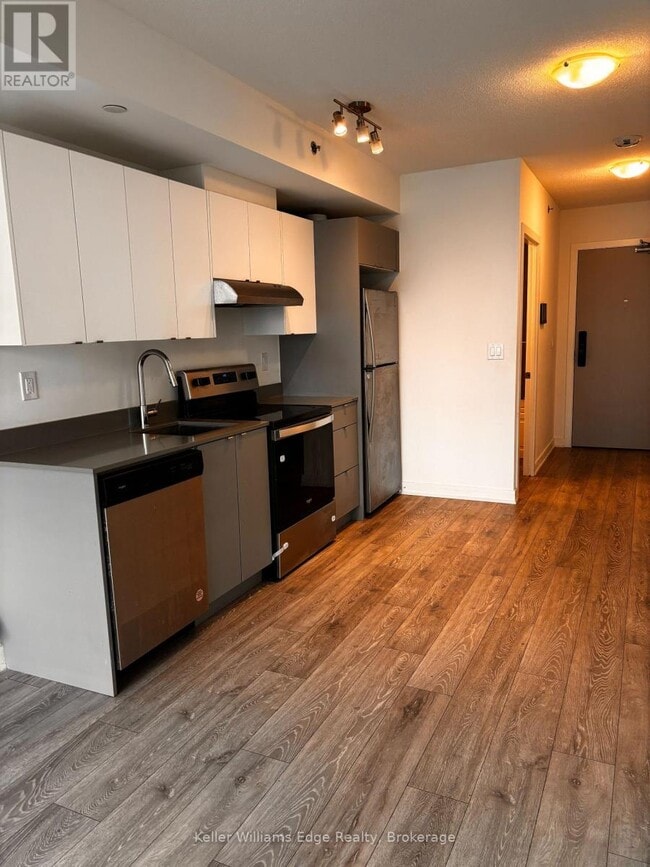 property at 3200 Dakota Cmn