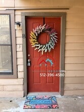 402 N Fredericksburg St in San Marcos, TX - Building Photo - Building Photo