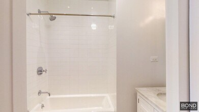 448 Broome St in New York, NY - Building Photo - Building Photo