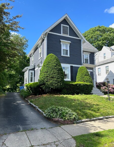 37 Burnham St in Belmont, MA - Foto de edificio - Building Photo