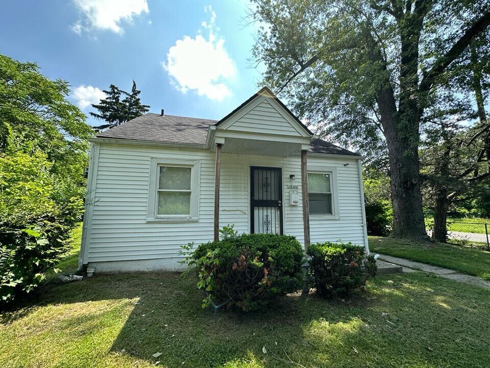 18100 Vaughan St in Detroit, MI - Building Photo