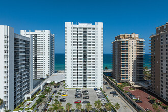 La Mer in Hallandale Beach, FL - Building Photo - Building Photo