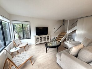 104 Dockside Cir in San Rafael, CA - Building Photo - Building Photo