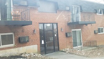 Low Rise Apartment Building in Cleves in Cleves, OH - Building Photo