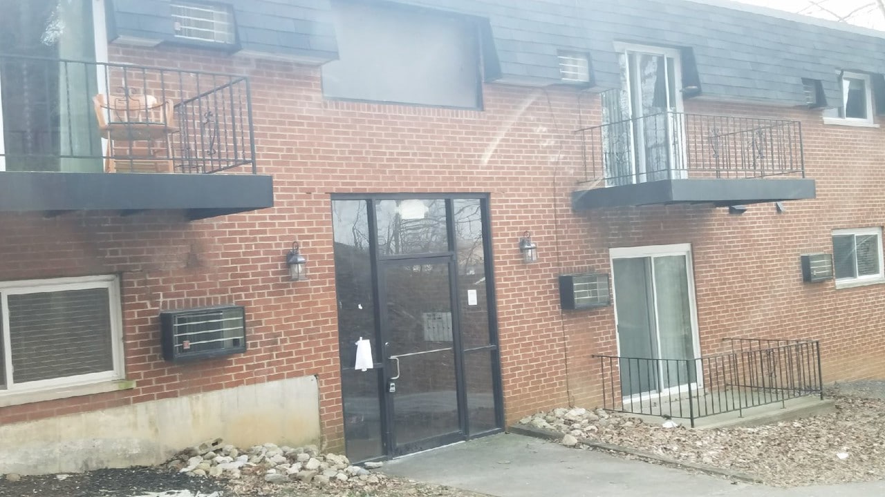 Low Rise Apartment Building in Cleves in Cleves, OH - Building Photo