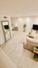 2610 N 38th Ave in Hollywood, FL - Building Photo - Building Photo