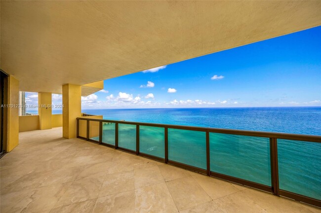 16275 Collins Ave in Sunny Isles Beach, FL - Building Photo - Building Photo