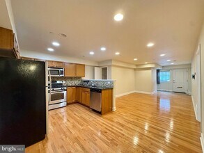 1223-25 Wood St, Unit A1 in Philadelphia, PA - Building Photo - Building Photo